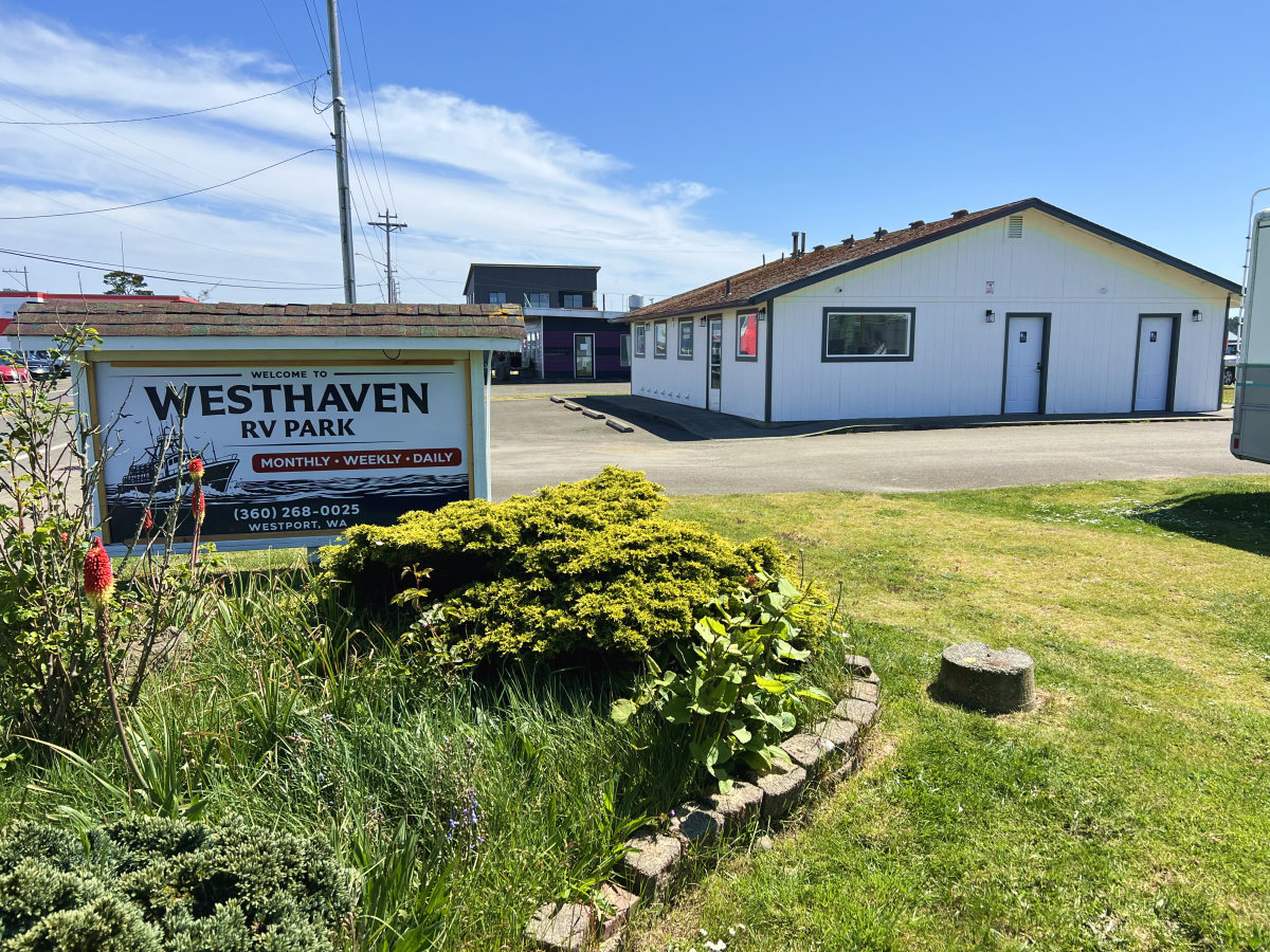 On-site showers and restrooms at Westhaven RV Park